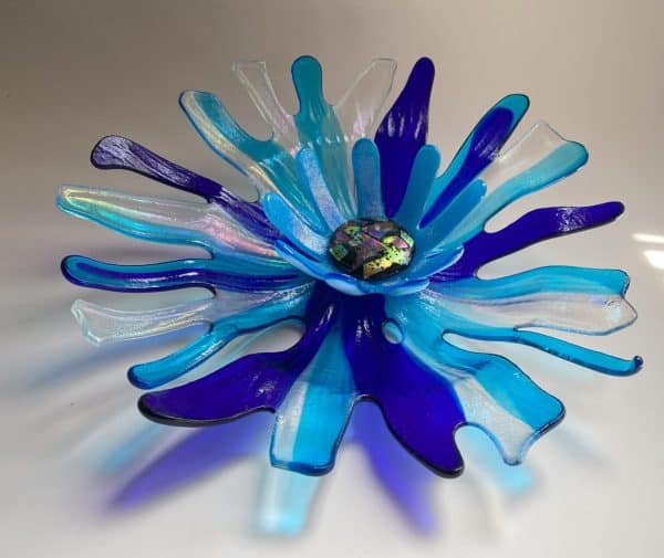 From Vision to Bloom: Cindy’s Beautiful Fused Glass Flower!