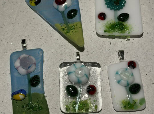 🌸 Tiny Gardens in Glass 🐞